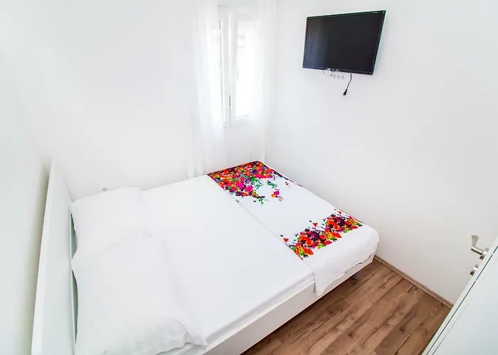 Nella * スプリト