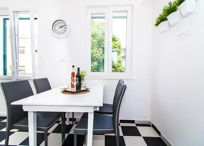 Nella * スプリト