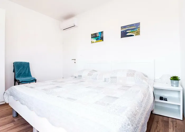 Nella * スプリト