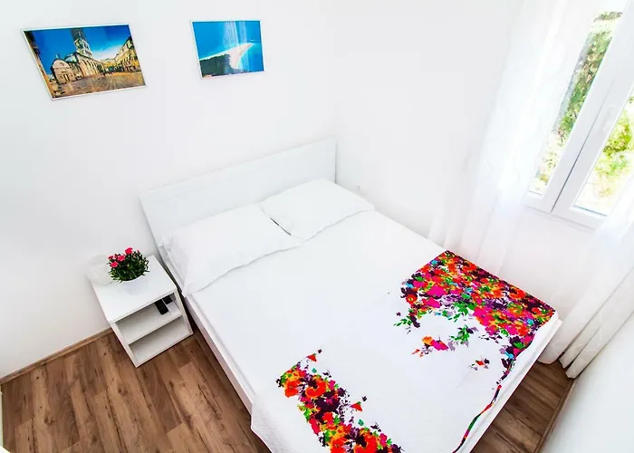 アパート Nella スプリト