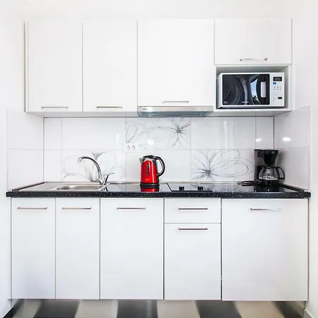 Apartman Nella *