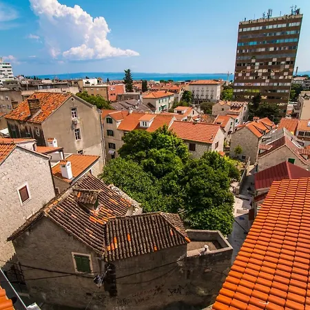 Nella Apartman